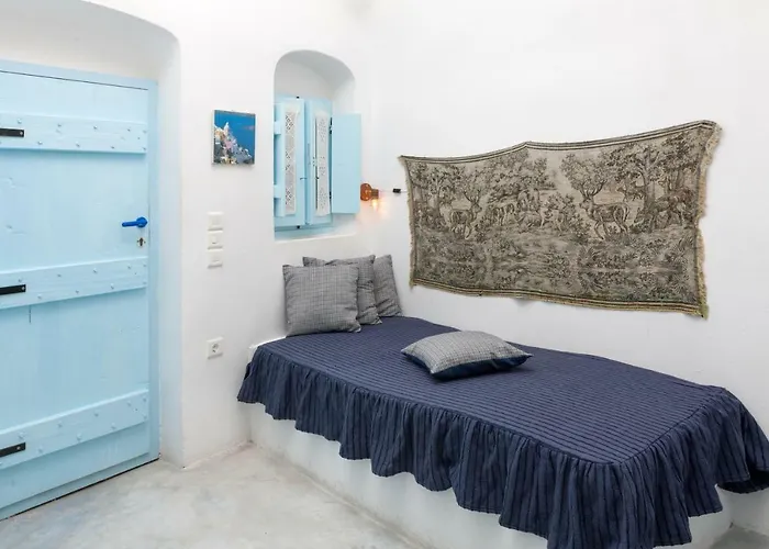Black Rock Traditional Rooms